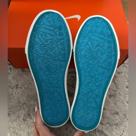 NWOT 🆕 Green Blowfish Slip On Sneakers - Picture 4 of 7